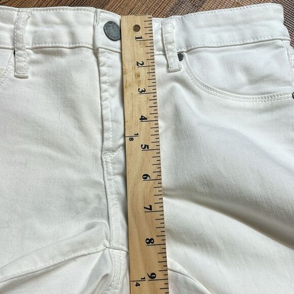 Articles of society woman’s white skinny denim jeans size 26 - Picture 7 of 8